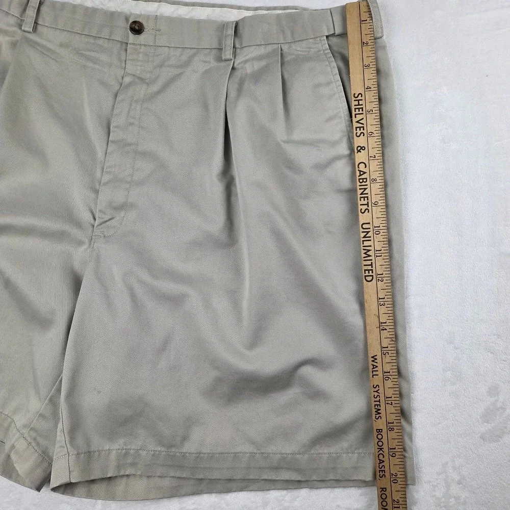 Haggar Chino Shorts Mens 44 Khaki Tan Flat Front Casual Classic Fit Excellent